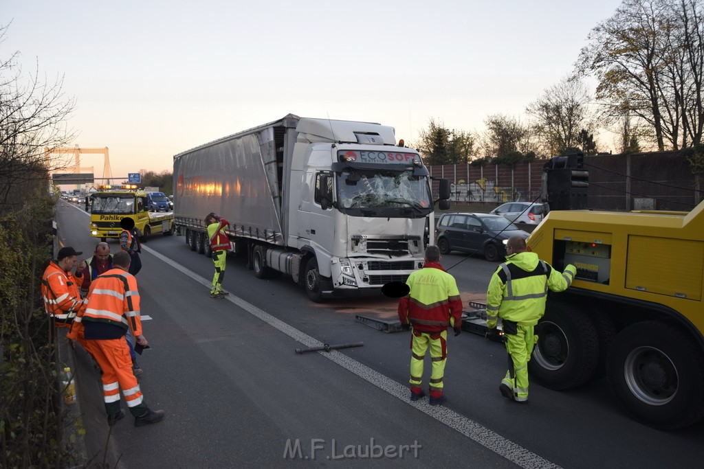 VU LKW A 4 Rich Aachen hinter Rodenkirchener Bruecke P20.JPG - Miklos Laubert